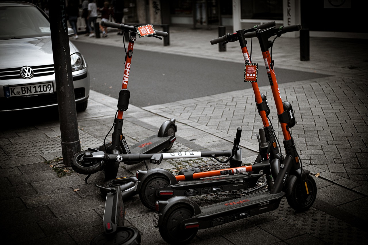 Elektrikli Scooterlar ve Gelecekteki Gelişmeler Özerk Sürüş ve Yenilikçi Teknolojiler