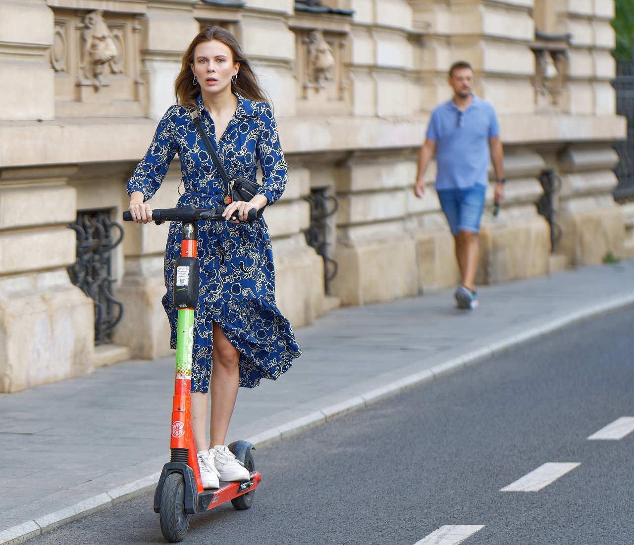 Elektrikli Scooterlar ve Ses Düzeyi Gürültüsüz Sürüş Deneyimi 