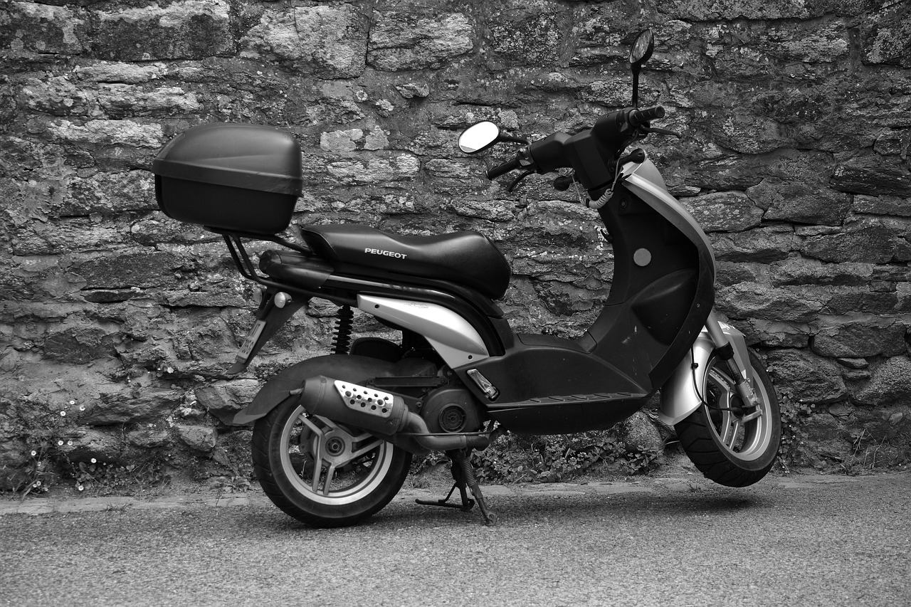 Scooter Motosikletlerin Şık ve Çekici Tasarımları