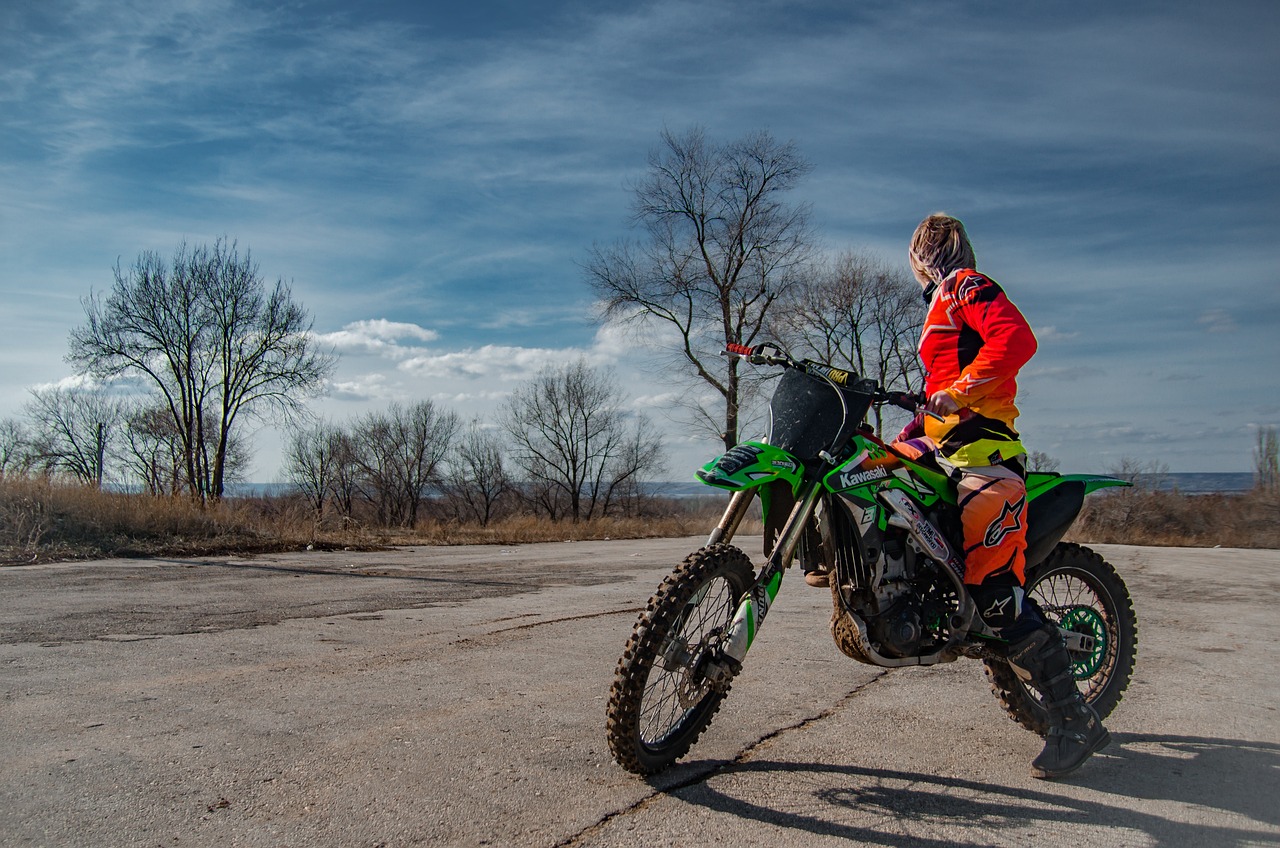 Touring Motosikletlerle Uzun Mesafede Konforlu Oturuş Pozisyonları 